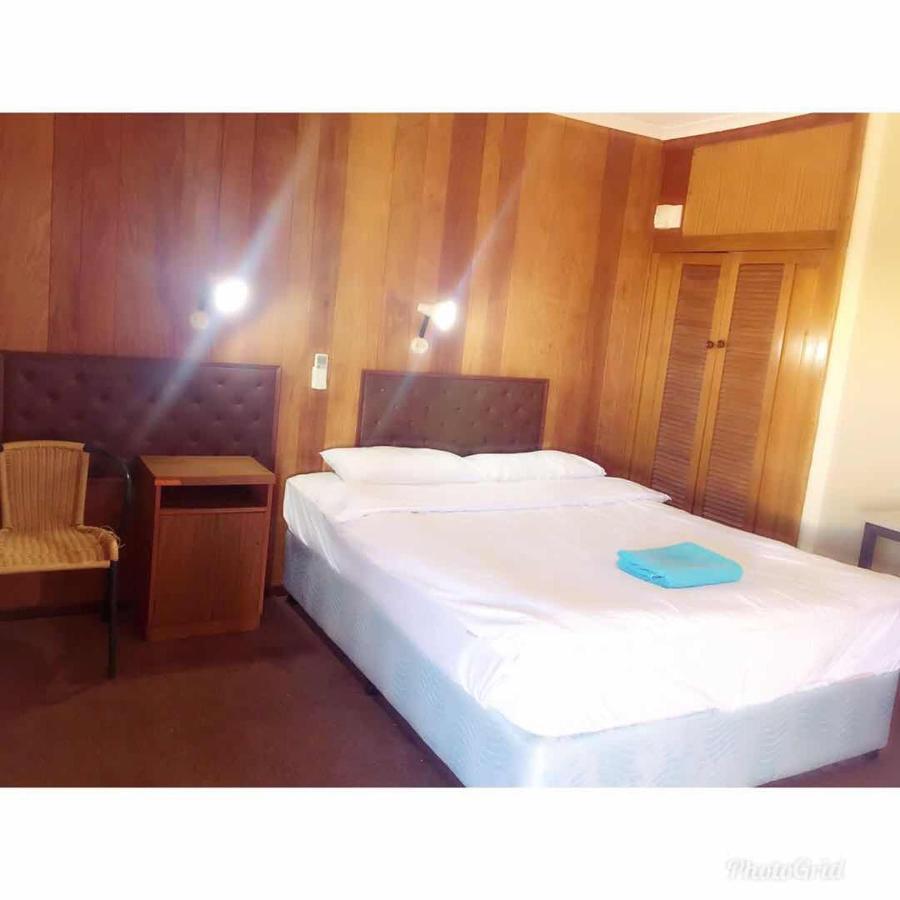 Meekatharra Hotel Экстерьер фото